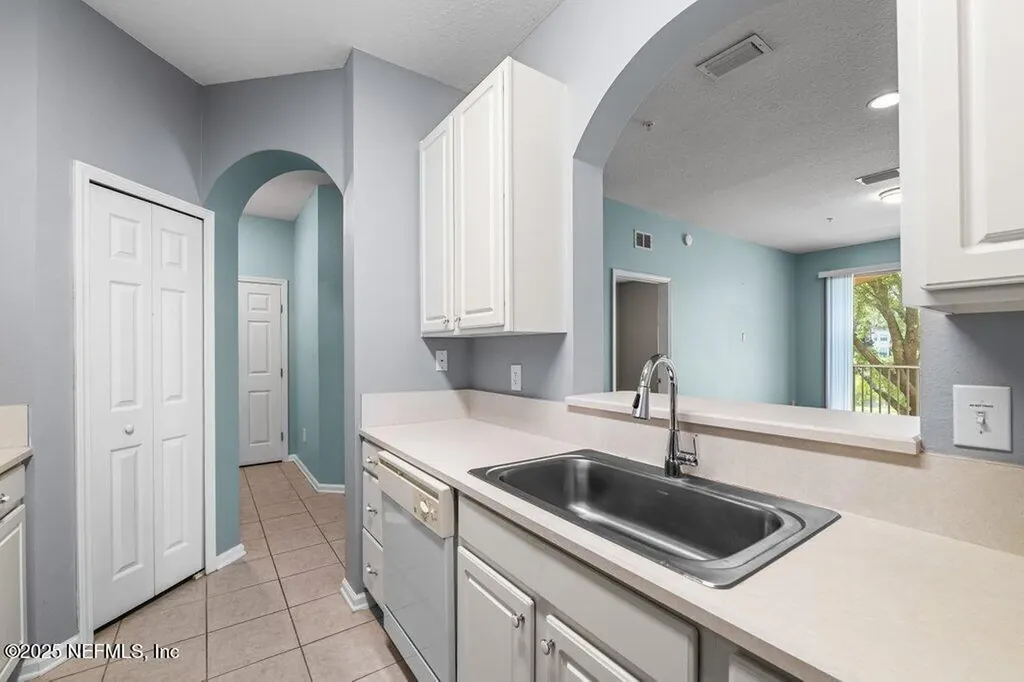 7801 Point Meadows Drive Jacksonville FL 32256