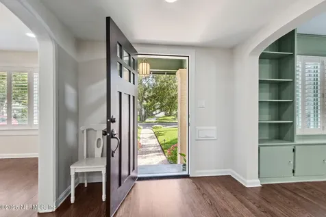 2334 Broadmoor Lane Jacksonville FL 32207