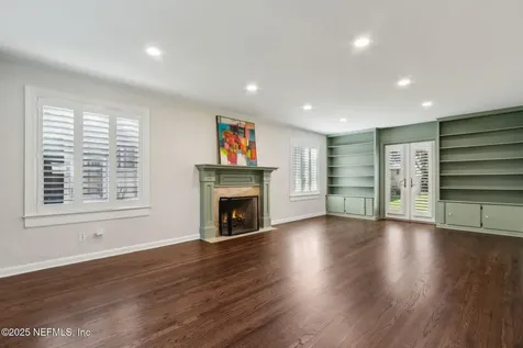 2334 Broadmoor Lane Jacksonville FL 32207