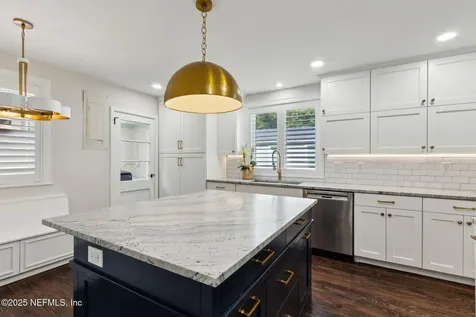 2334 Broadmoor Lane Jacksonville FL 32207