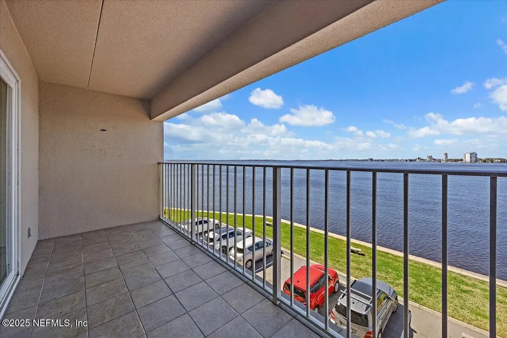 1533 Le Baron Avenue Jacksonville FL 32207