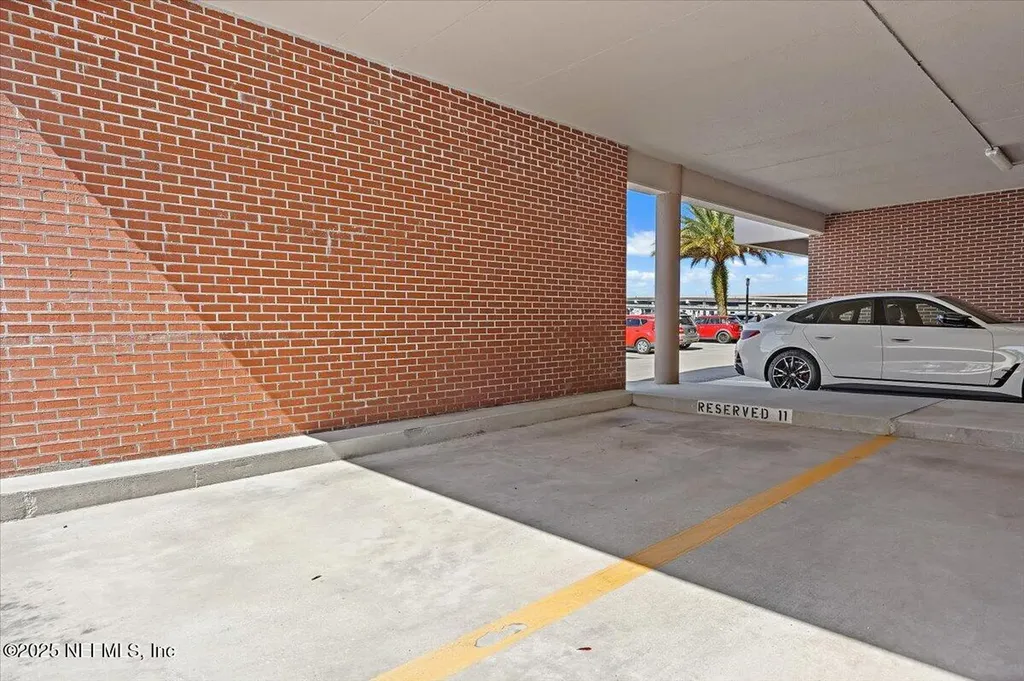 1533 Le Baron Avenue Jacksonville FL 32207
