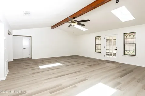 5228 Gathering Oaks Court W Jacksonville FL 32258