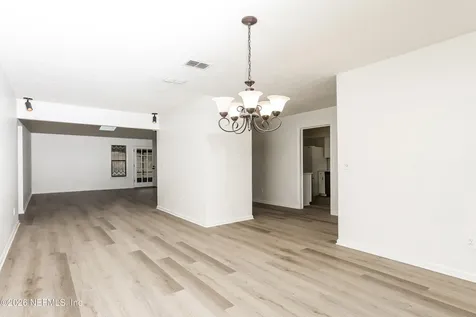 5228 Gathering Oaks Court W Jacksonville FL 32258