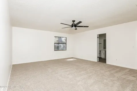 5228 Gathering Oaks Court W Jacksonville FL 32258