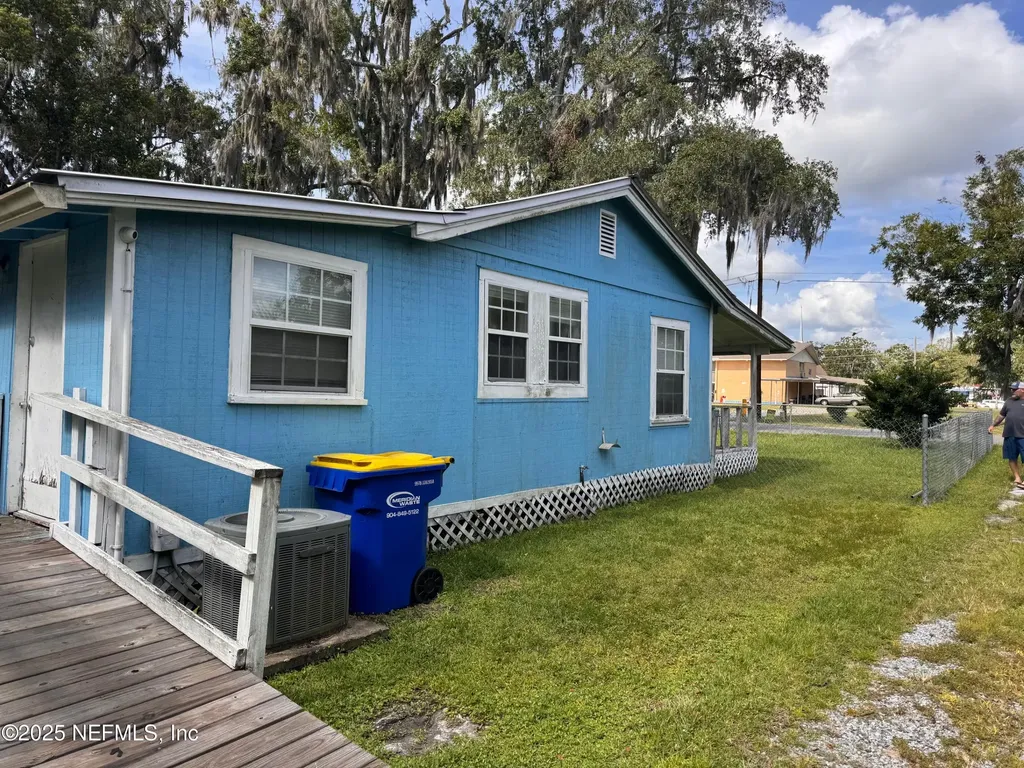 45112 Second Avenue Callahan FL 32011