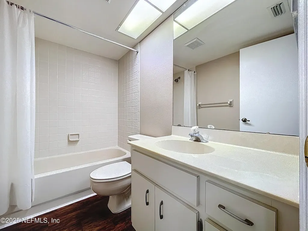 2020 Lakeview Drive Clearwater FL 33763