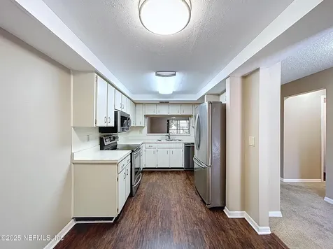 2020 Lakeview Drive Clearwater FL 33763