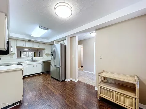 2020 Lakeview Drive Clearwater FL 33763