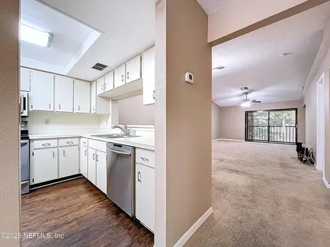 2020 Lakeview Drive Clearwater FL 33763
