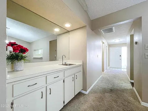 2020 Lakeview Drive Clearwater FL 33763