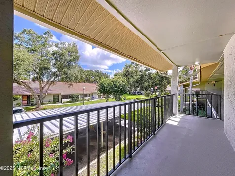 2020 Lakeview Drive Clearwater FL 33763