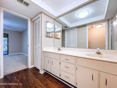 2020 Lakeview Drive Clearwater FL 33763