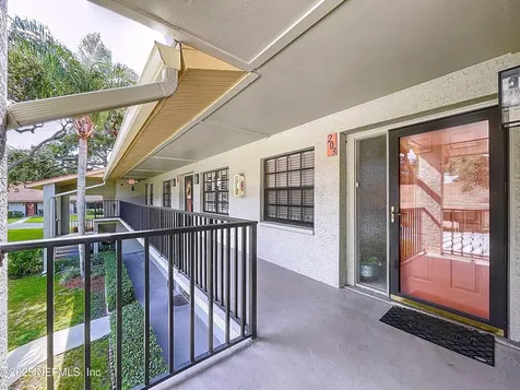 2020 Lakeview Drive Clearwater FL 33763