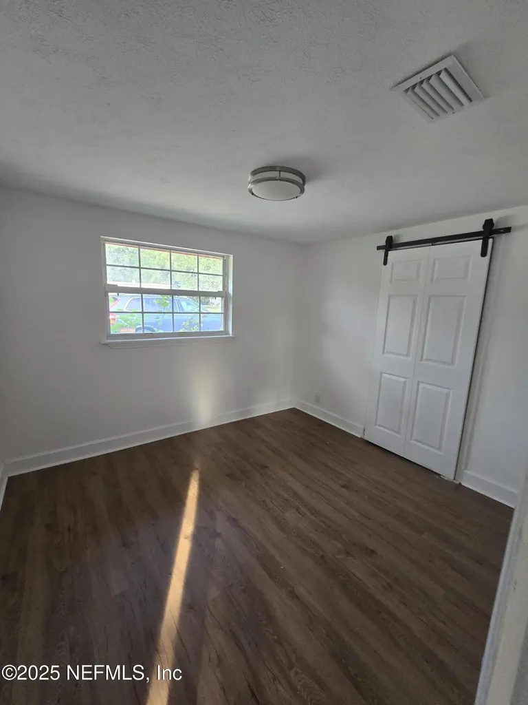7772 Lake Park Drive Jacksonville FL 32208