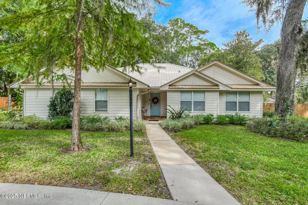 308 Silver Lake Road Palatka FL 32177