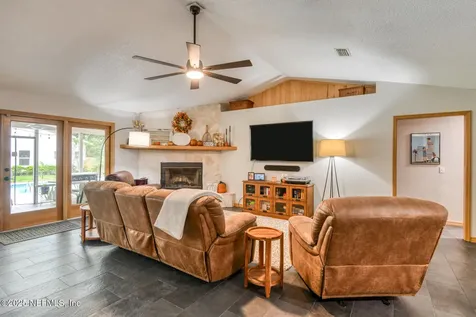 308 Silver Lake Road Palatka FL 32177