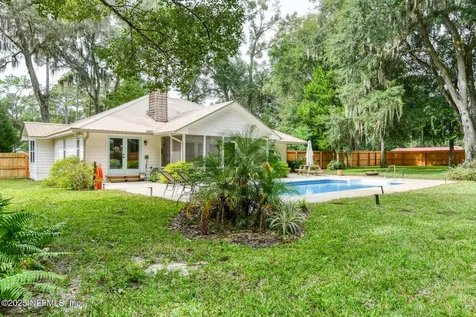 308 Silver Lake Road Palatka FL 32177