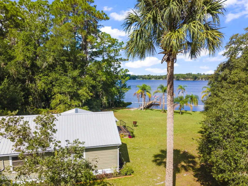 942 State Road 20 Interlachen FL 32148