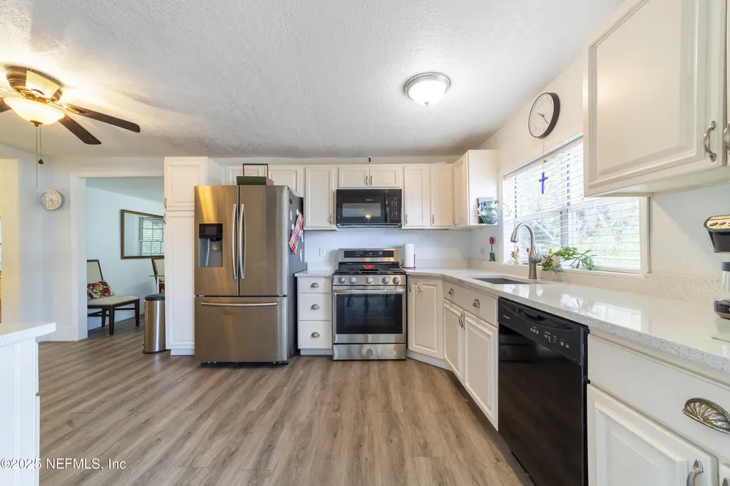 942 State Road 20 Interlachen FL 32148
