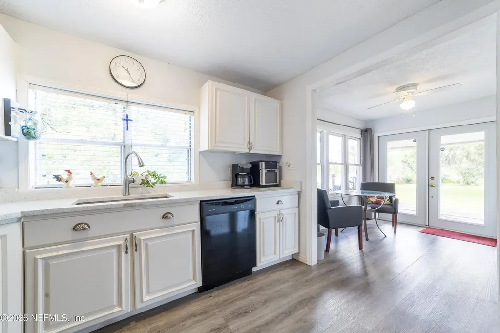 942 State Road 20 Interlachen FL 32148