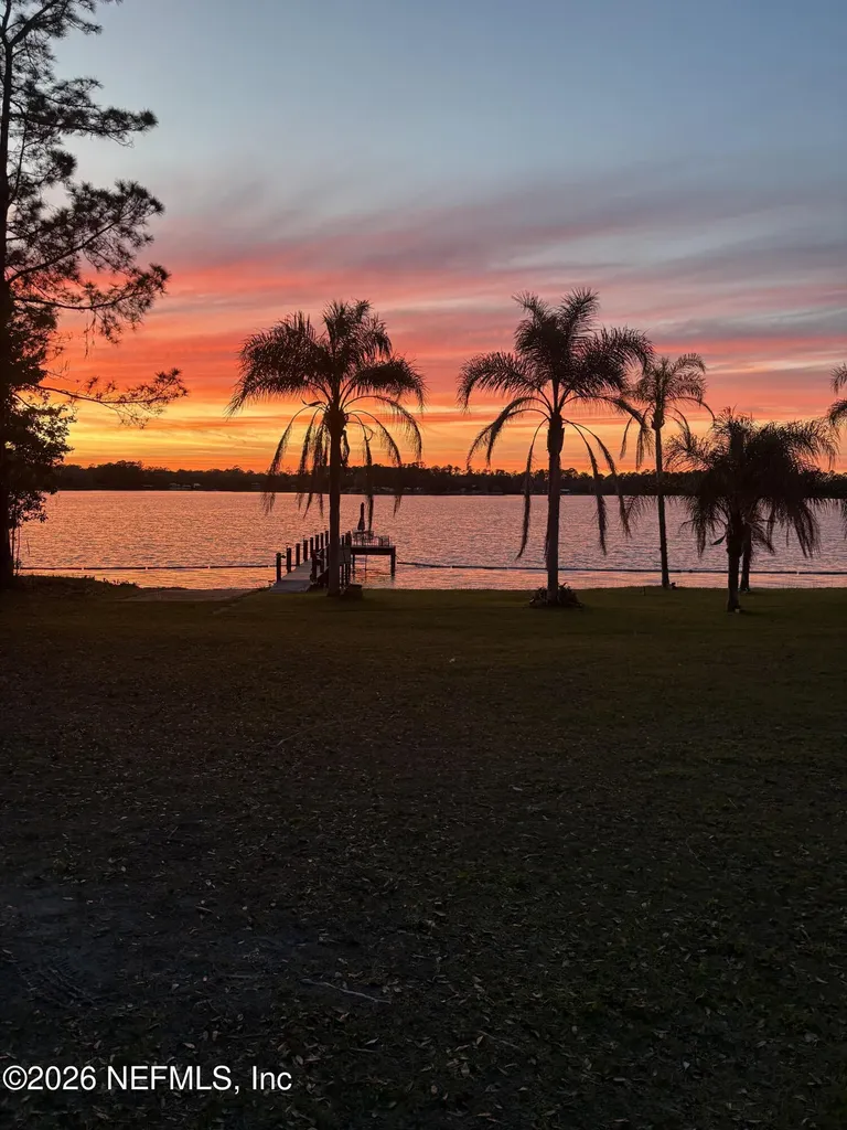 942 State Road 20 Interlachen FL 32148