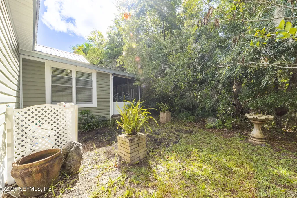 942 State Road 20 Interlachen FL 32148