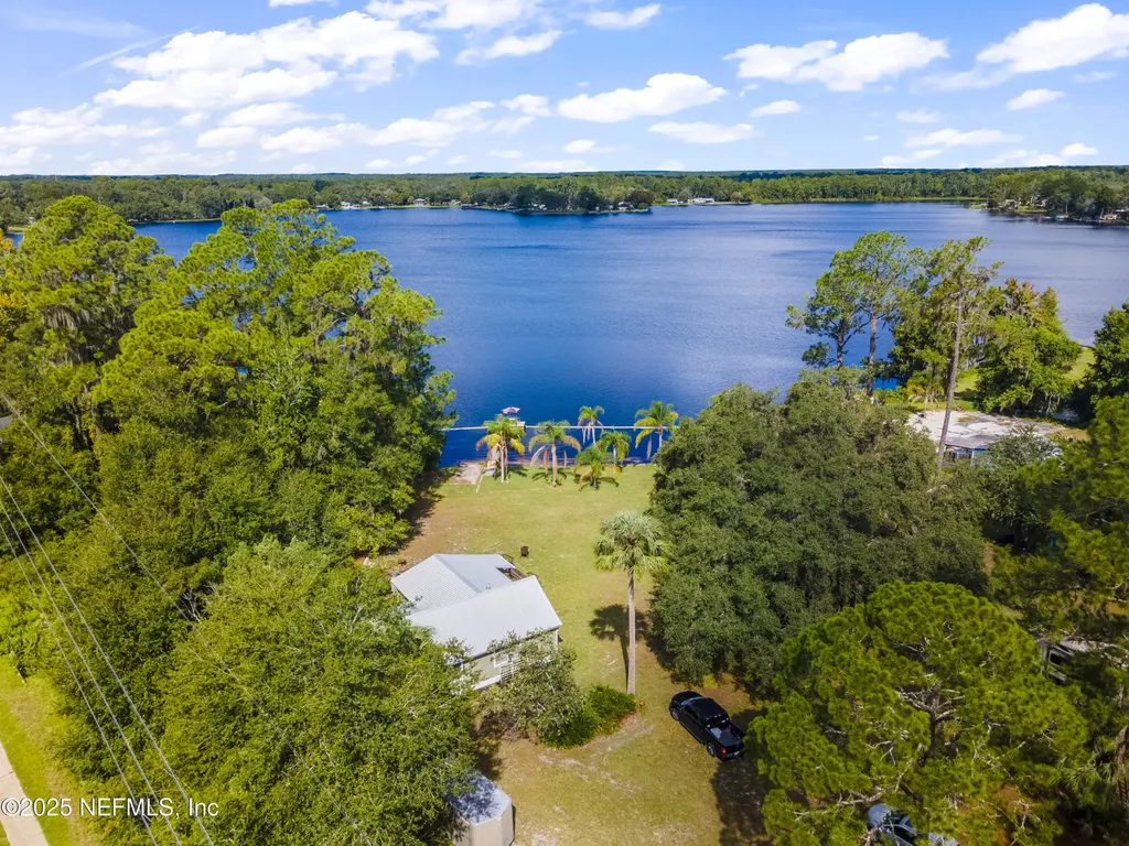 942 State Road 20 Interlachen FL 32148