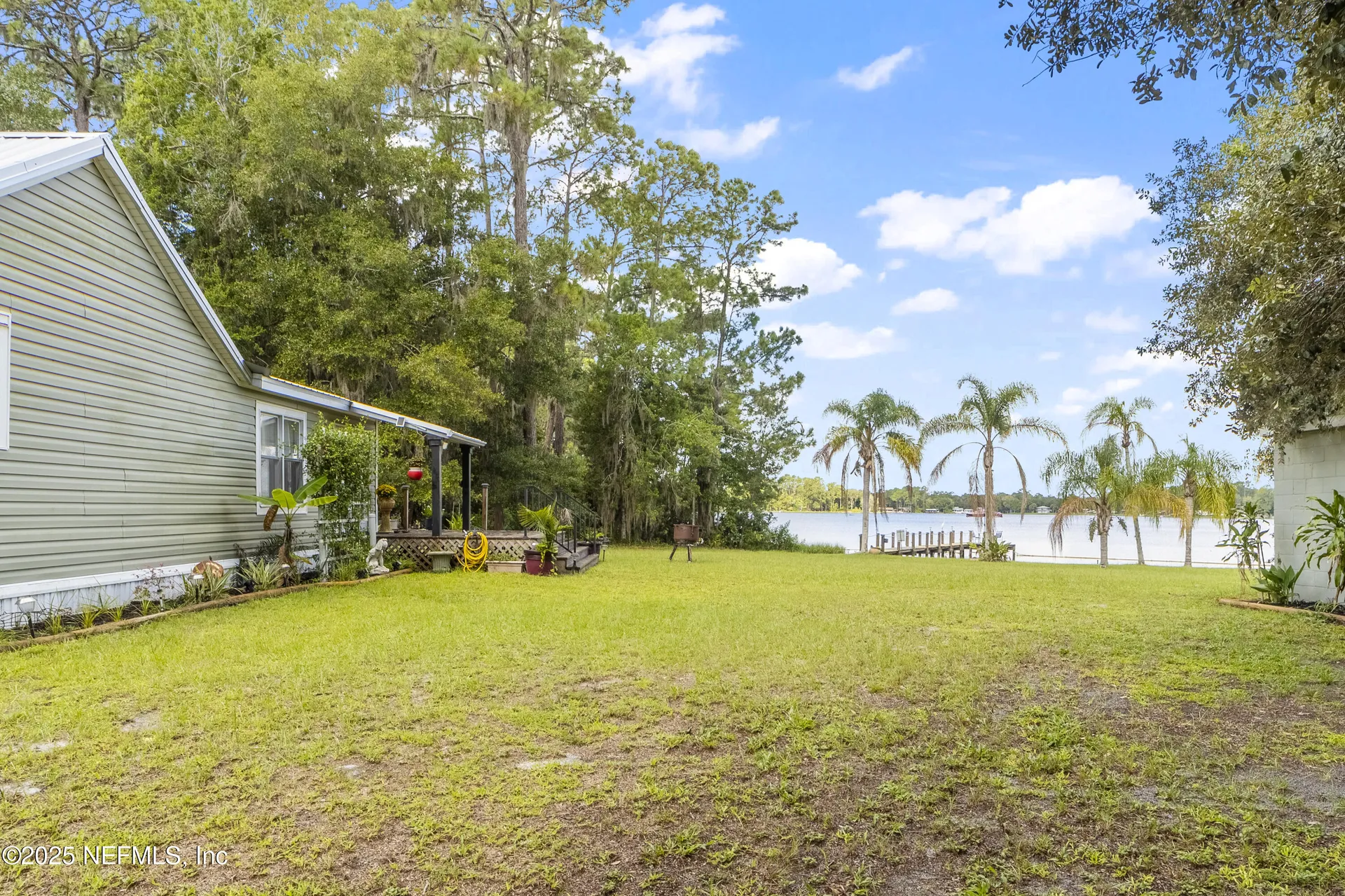 942 State Road 20 Interlachen FL 32148