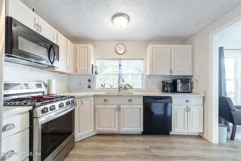 942 State Road 20 Interlachen FL 32148