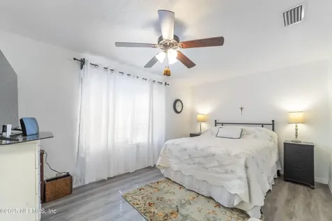 942 State Road 20 Interlachen FL 32148