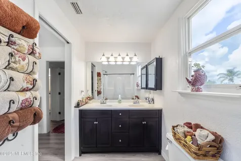 942 State Road 20 Interlachen FL 32148