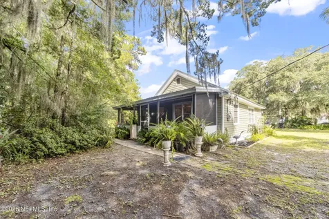 942 State Road 20 Interlachen FL 32148