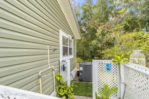 942 State Road 20 Interlachen FL 32148