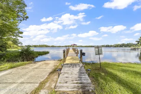 942 State Road 20 Interlachen FL 32148