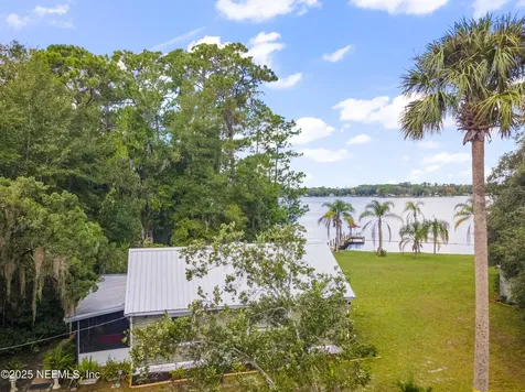 942 State Road 20 Interlachen FL 32148