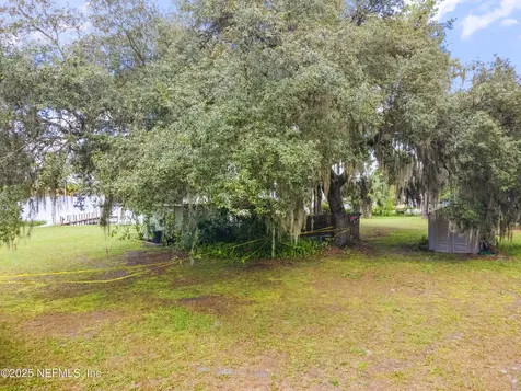 942 State Road 20 Interlachen FL 32148