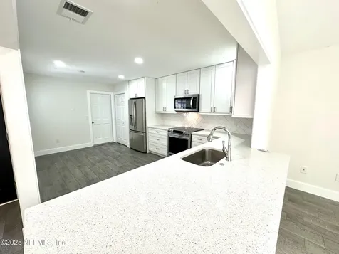 4364 Lake Woodbourne Drive S Jacksonville FL 32217