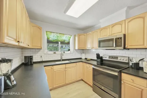 4579 Birchwood Avenue Jacksonville FL 32207