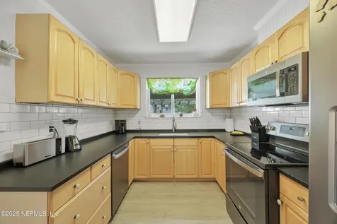 4579 Birchwood Avenue Jacksonville FL 32207