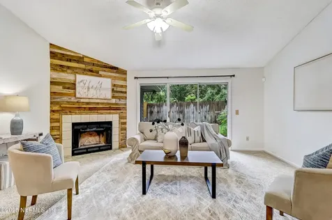 3554 Villa Place Jacksonville FL 32277