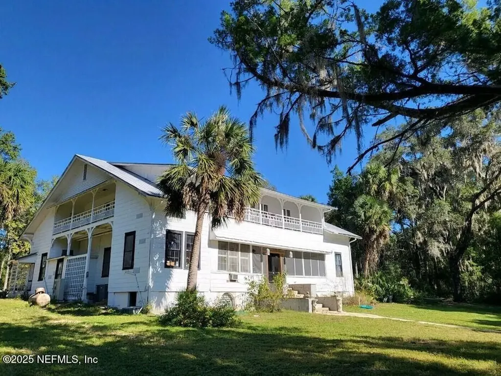 103 Beacon Street Interlachen FL 32148