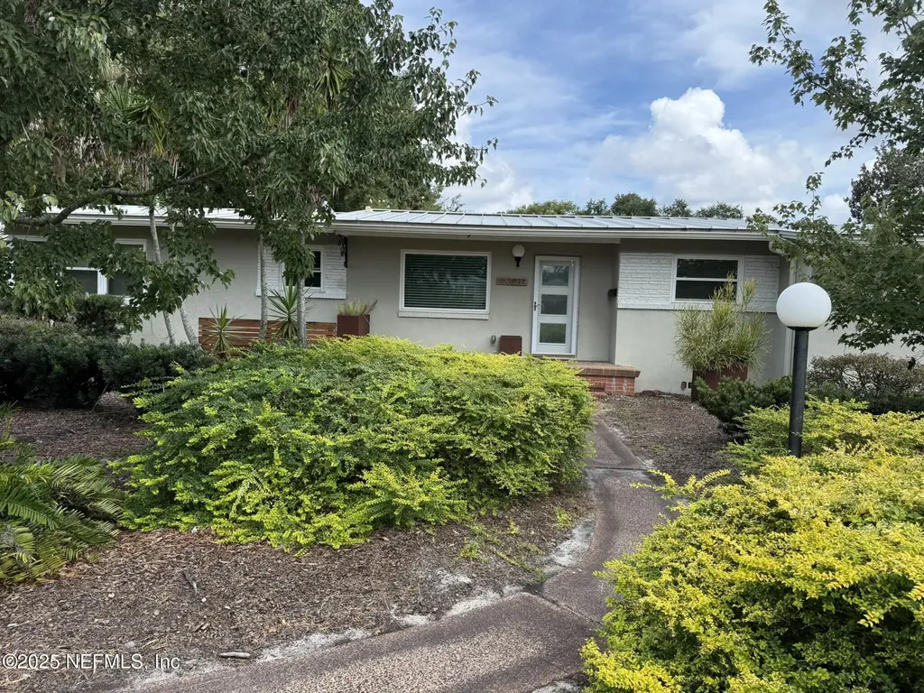 3859 Via De La Reina Jacksonville FL 32217
