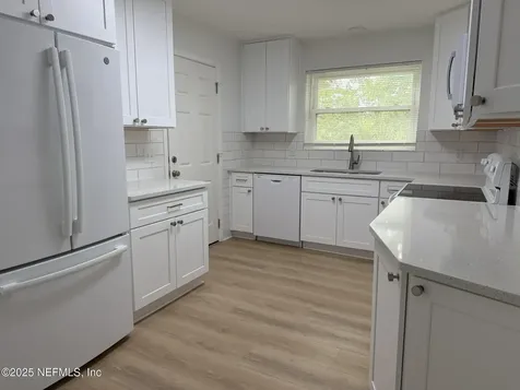 3859 Via De La Reina Jacksonville FL 32217
