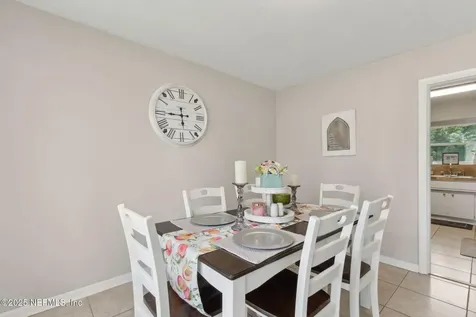 2806 Annette Circle Jacksonville FL 32216