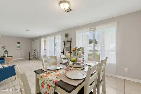 2806 Annette Circle Jacksonville FL 32216