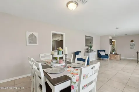 2806 Annette Circle Jacksonville FL 32216