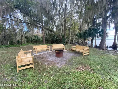 806 Paradise Boulevard Georgetown FL 32139