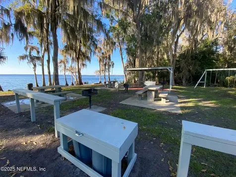 806 Paradise Boulevard Georgetown FL 32139