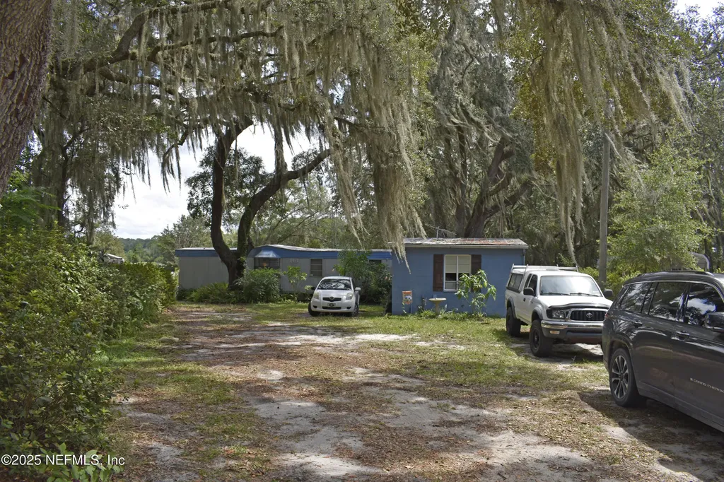 148 Swan Lake Drive Melrose FL 32666